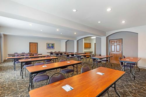 Best Western Fort Worth Inn and Suites