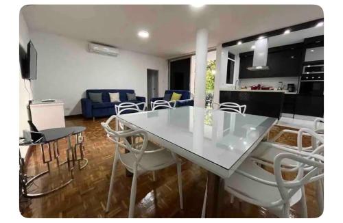 Instalaciones, Renewed apt in Altamira, the heart of Caracas in San Agustin Del Norte