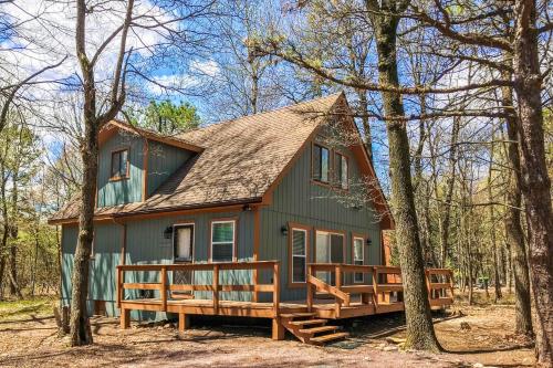 The Fox Chalet AvantStay Private Hot Tub Deck in Albrightsville, USA