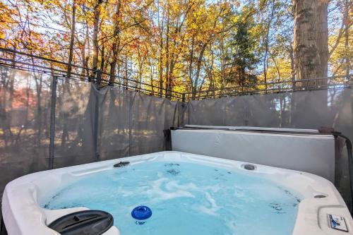 The Fox Chalet AvantStay Private Hot Tub Deck