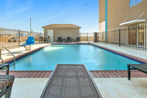 Holiday Inn Express - San Antonio East I-10  an IHG Hotel - image 8