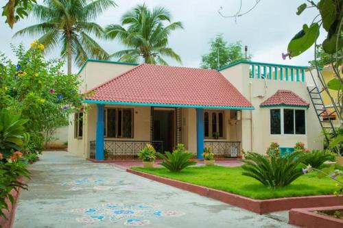 BRUNDHA HOMESTAY Villa with Garden