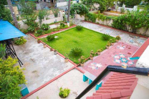 BRUNDHA HOMESTAY Villa with Garden