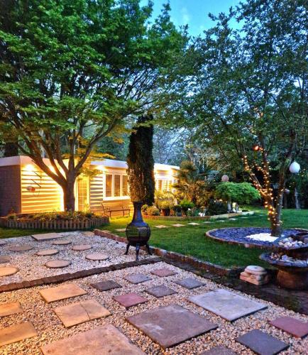 Beautiful Peaceful Cottage Overlooking The Museum