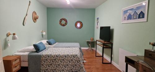 2 twin beds