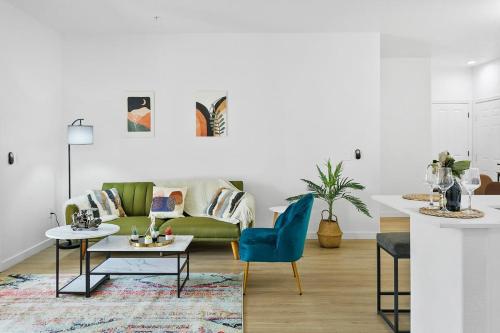 TWO CozySuites Glendale by the stadium with pool 4 & 18 thumb 4