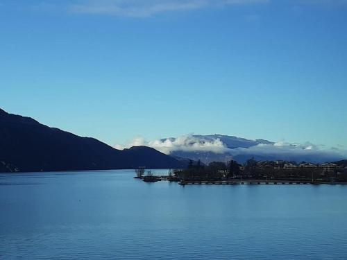 Pépite du lac Vue imprenable 40m2 Tresserve plage Aix les bains