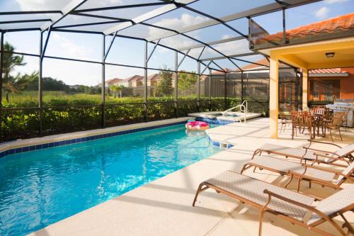 Solterra Resort 5 Bedroom Vacation Home with Pool 1604 in Davenport, USA