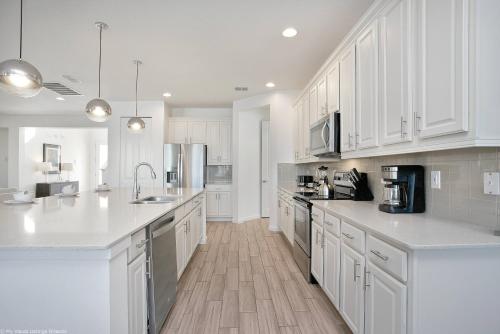 Sonoma Resort 7 Bedroom Vacation Home with Pool 1849 in Kissimmee, USA