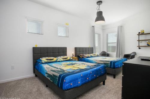 Sonoma Resort 7 Bedroom Vacation Home with Pool 1849 - image 12