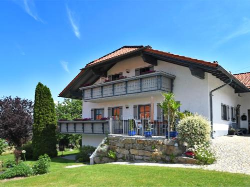 Beautiful apartment in the Bavarian Forest with balcony and whirlpool tub