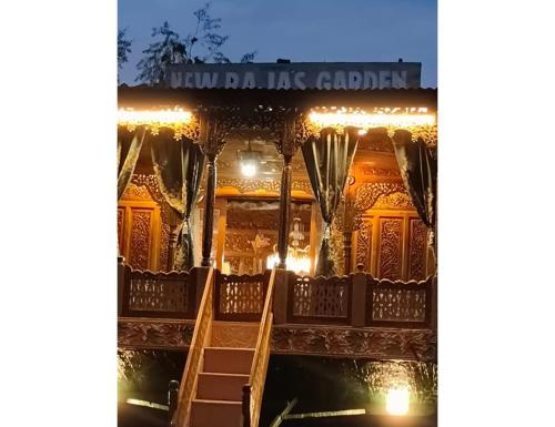 Houseboat Raja's Garden, Srinagar