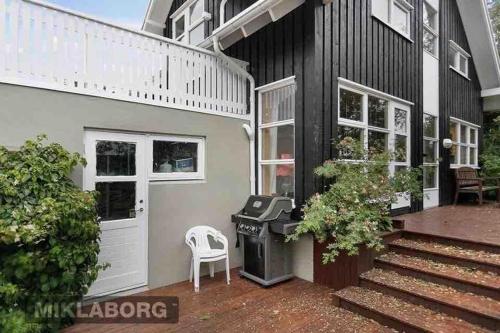 設施, 4 Bed House Sleeps 8 -Car Barbecue Balcony in 林德賽爾