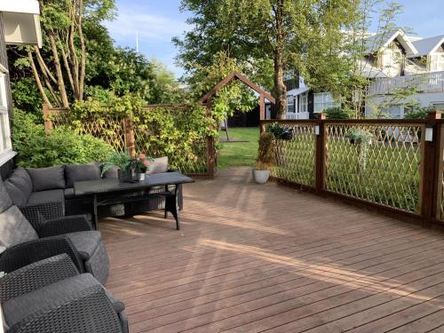 設施, 4 Bed House Sleeps 8 -Car Barbecue Balcony in 林德賽爾