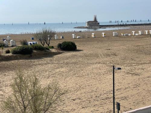 Villa Nave Trilocale con Terrazza Frontemare - Agenzia Cocal - image 3
