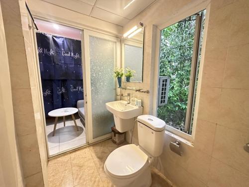 The Lakeview - West Lake Lotus Apartments – Hanoi, NY
