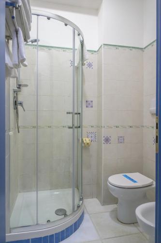 Triple Room image 7