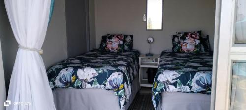 Tugela Mouth Sea View Guest House (Sleeps 8)