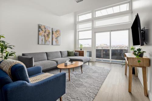 On Cloud 9 - Curated Lifestyle Loft - Zuni Lofts in Denver, USA