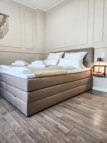 GELI Homes A2208 - 2x Zimmer, 2x Kingsize Bett, 1 bis 4 Personen, Parkplatz, TV, Wifi, top Küche, Kaffee, Tee in Lünen, Deutschland