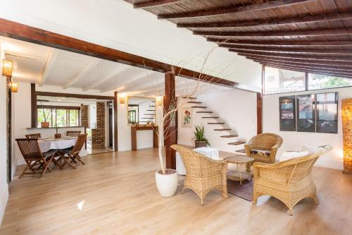 Facilities, Casa exclusiva para ate 4 p- Ilha Tropical Gigoia - Metro & Praia perto in Rio De Janeiro