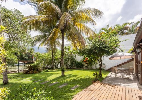 View, Casa exclusiva para ate 4 p- Ilha Tropical Gigoia - Metro & Praia perto in Rio De Janeiro