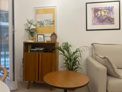 Artistic Apartment Athens city centre - Tap to explore photos