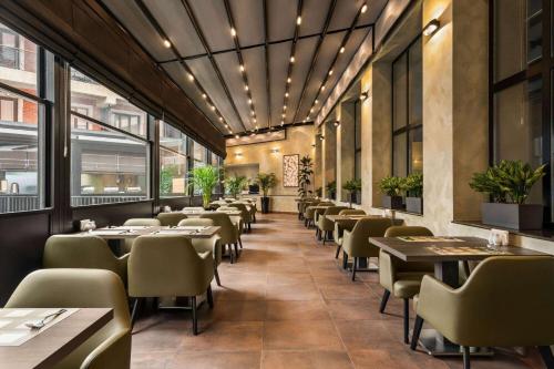 Restaurant, Ramada Encore by Wyndham Tashkent in Tashkent