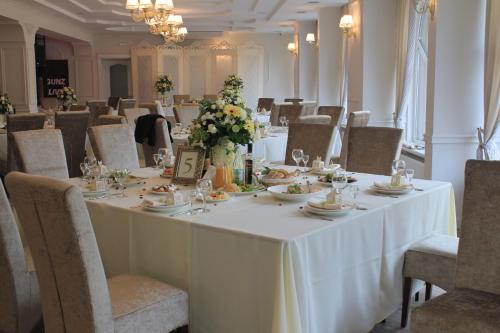 Restaurant, Avalon Palace in Ternopil