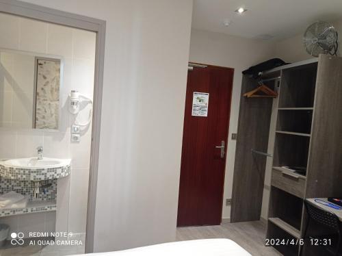 Small Single Room
