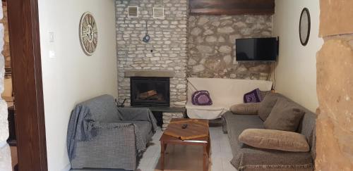Spitiko, Kato Loutraki (photo 4)