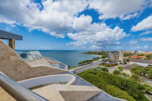 5bph-coral15 - Oceanfront Exclusive Penthouse With Stunning Views And Private Pool Home-theater Included,