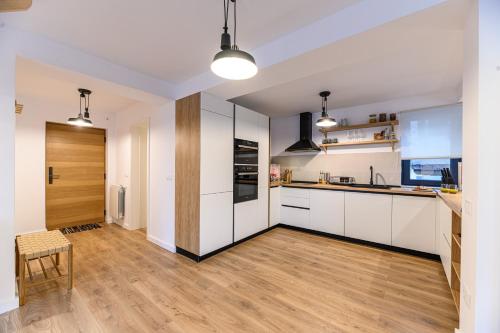 Konyha, Doftana Lake House in Teșila