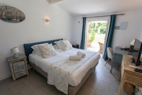 2 twin beds