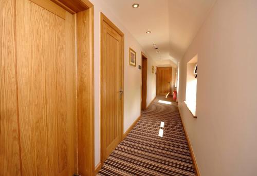 The Huntsman of Little Wenlock - image 11