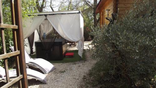 Au Cabanon Chez Nath - chbre d'hôtes - gîte