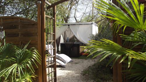 Ieeja, Au Cabanon Chez Nath - chbre d'hôtes (Au Cabanon Chez Nath - chbre d'hotes) in Varages