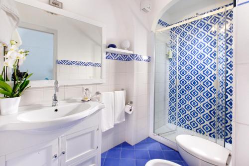 Apartment with Sea View image 4