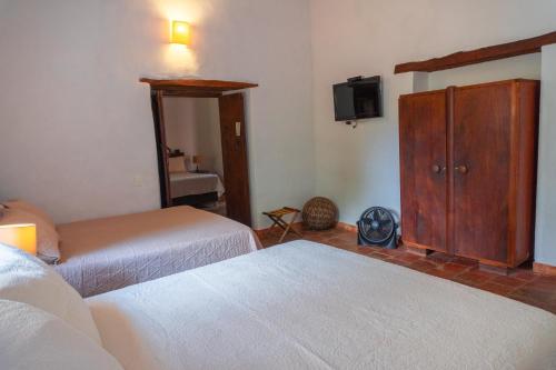 2 bedrooms, 4 beds