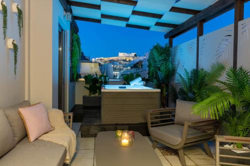 Acropolis View & Spa Penthouse apartment, Athens