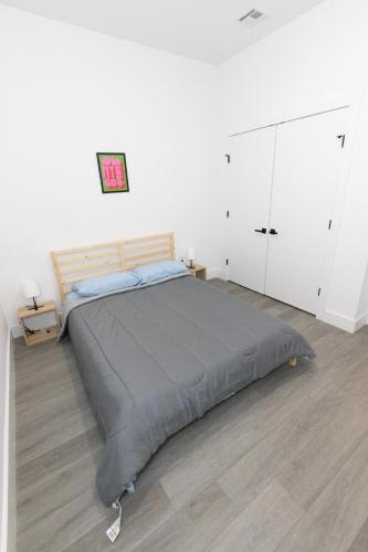 Minimalist and Homely apt minutes to NYC in Bayonne, USA