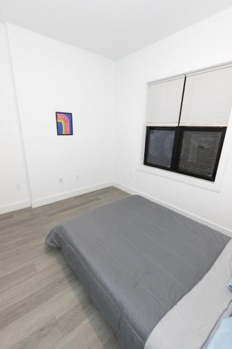 Minimalist and Homely apt minutes to NYC in Bayonne, USA