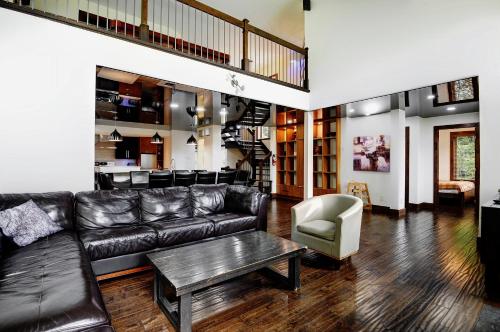 Chalets Alpins -11 Chemin des Montagnards in Stoneham (QC)