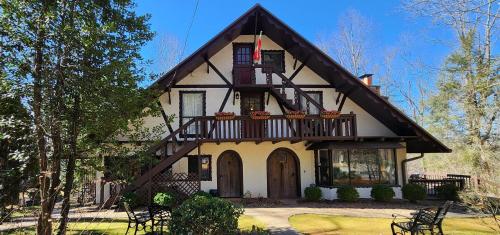 Lily Creek Lodge - Accommodation - Dahlonega