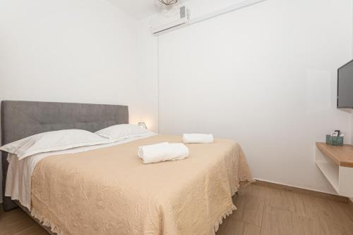 One-Bedroom Apartment with Terrace image 10