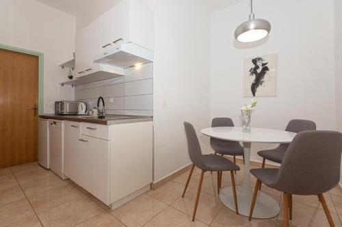 кухня, Apartments Lovric in Водіце