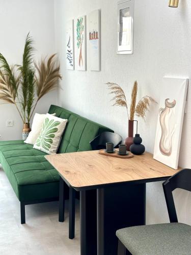 MYROVOLOS APARTMENTS in คีโอส