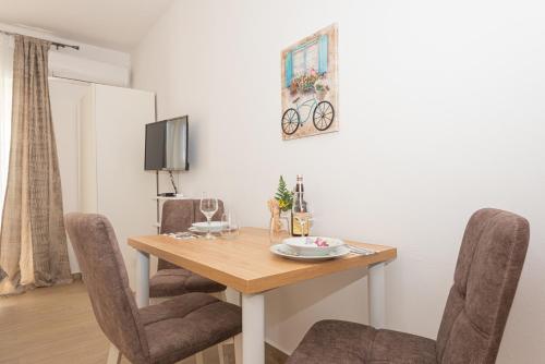 Apartments Lovric in Водіце