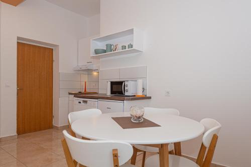 Apartments Lovric in Водіце