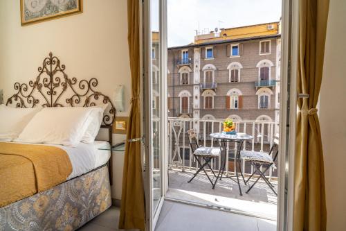 Junior Suite with Balcony image 6